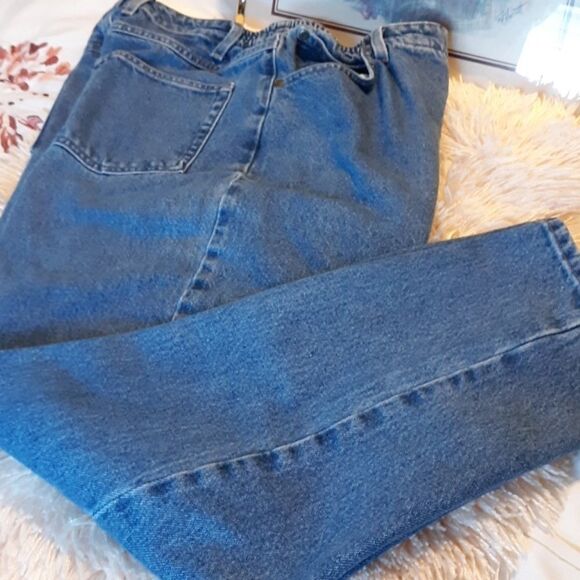 LL Bean's original fit / relaxed - Picture 1 of 8